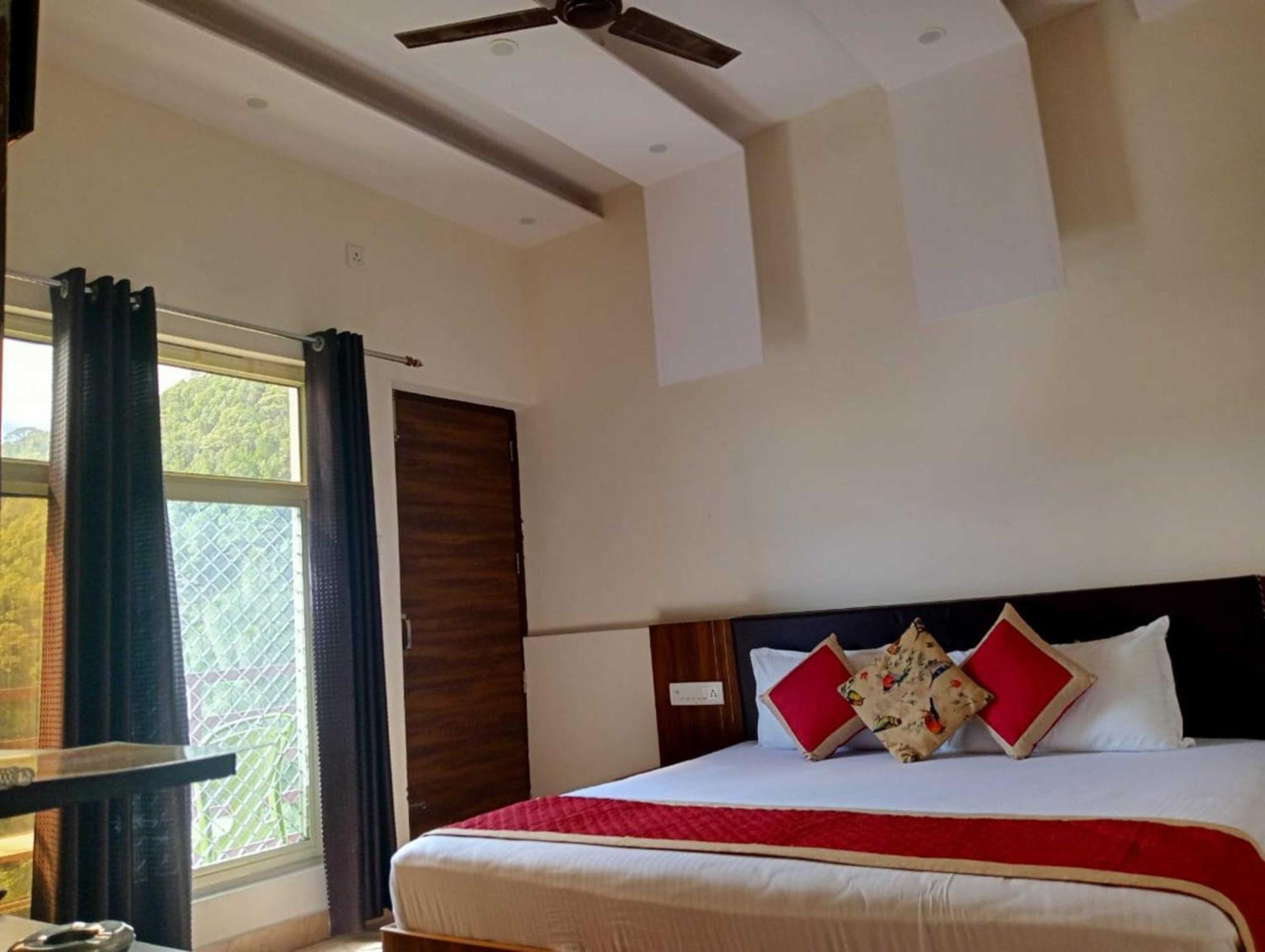 Sunny Pines Resort Lansdowne Bagian luar foto