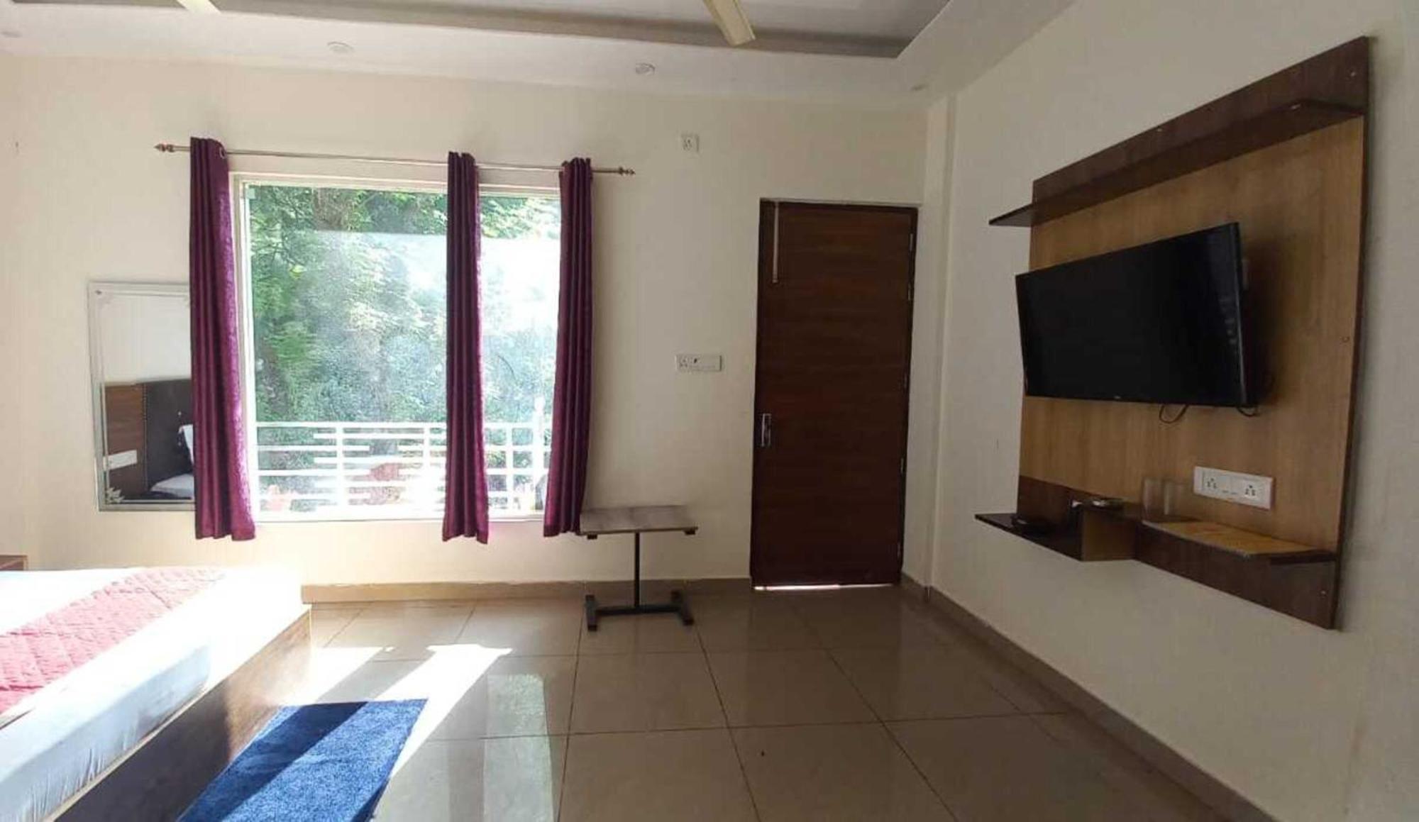 Sunny Pines Resort Lansdowne Bagian luar foto