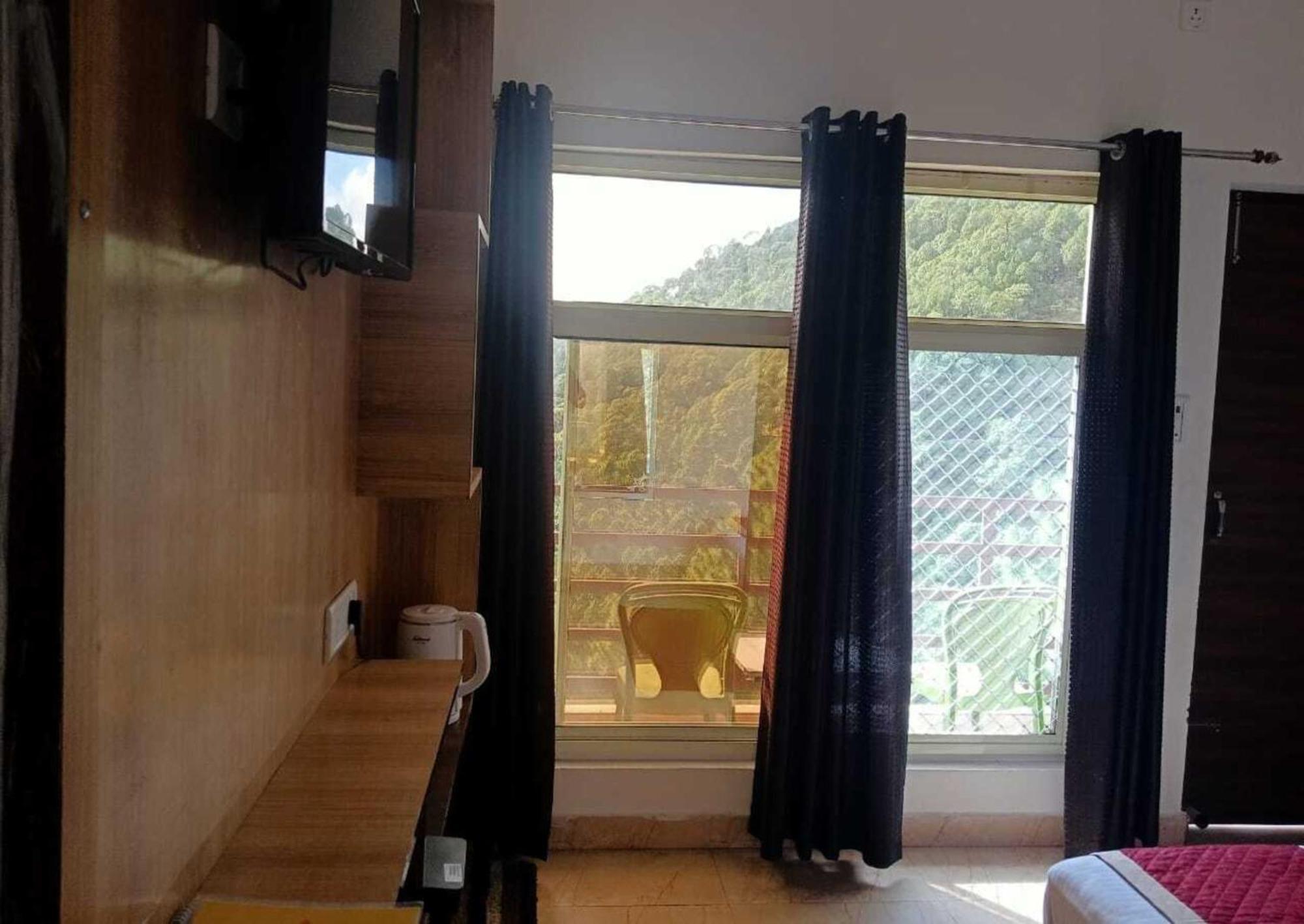 Sunny Pines Resort Lansdowne Bagian luar foto