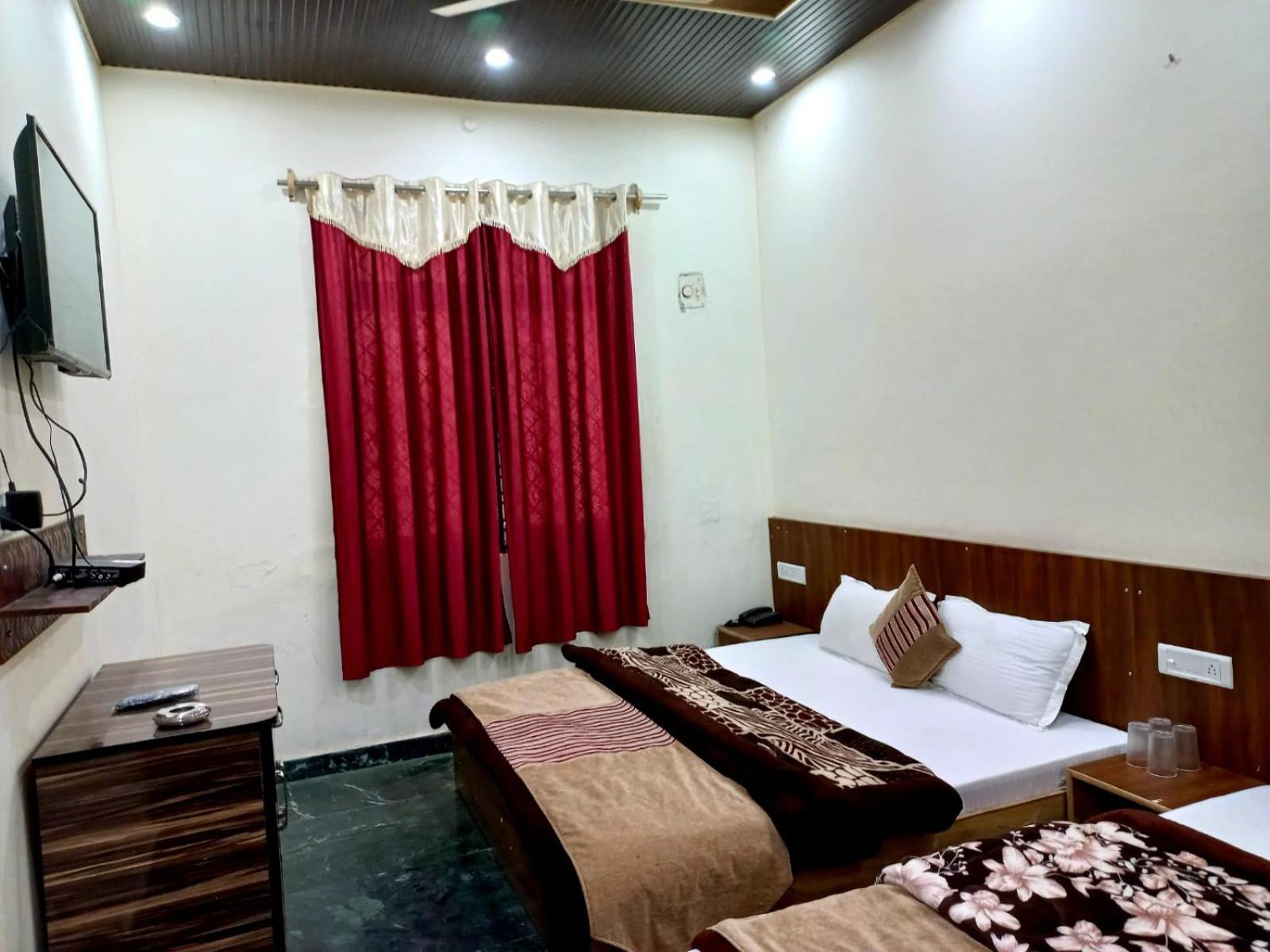 Sunny Pines Resort Lansdowne Bagian luar foto