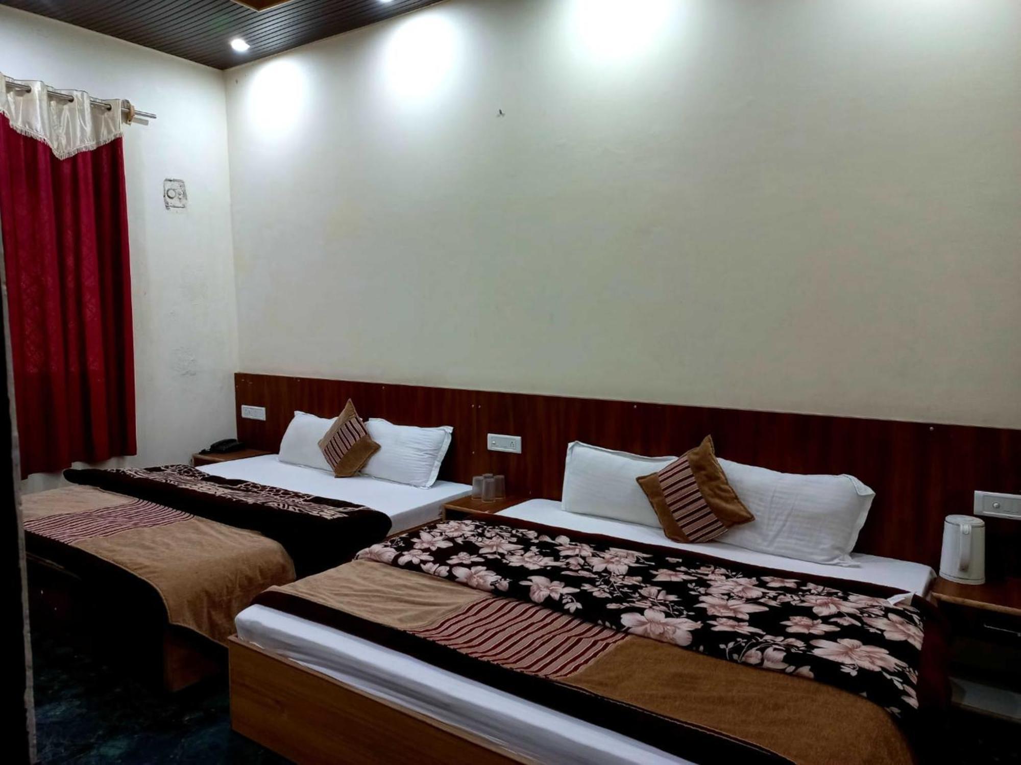 Sunny Pines Resort Lansdowne Bagian luar foto