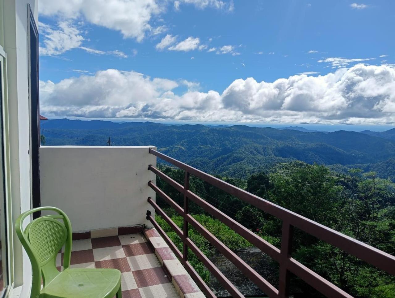 Sunny Pines Resort Lansdowne Bagian luar foto