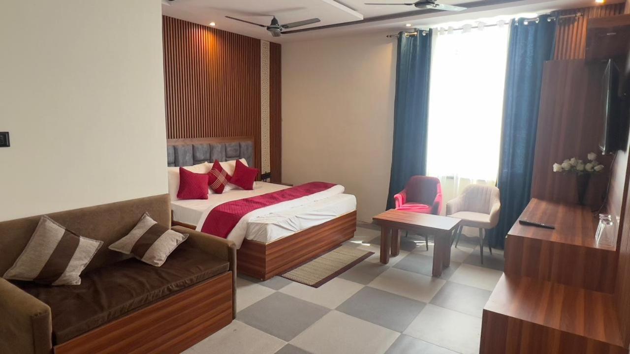 Sunny Pines Resort Lansdowne Bagian luar foto
