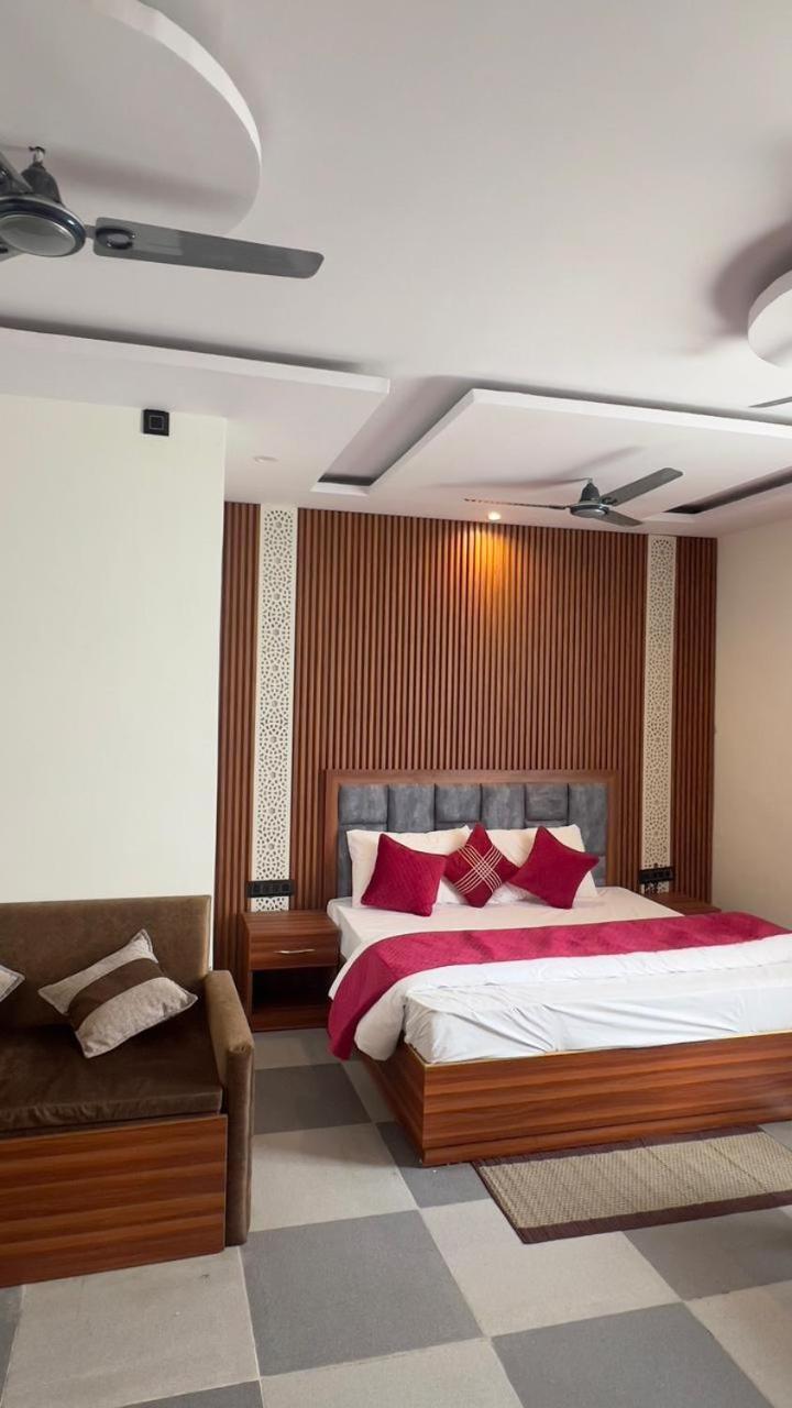 Sunny Pines Resort Lansdowne Bagian luar foto