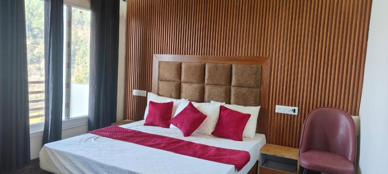 Sunny Pines Resort Lansdowne Bagian luar foto